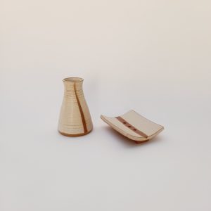 Florerito y jabonera beige